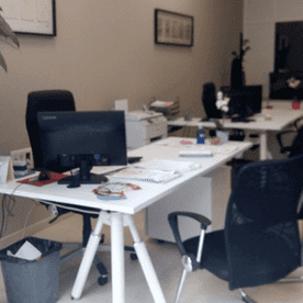 Barragán y asociados oficina con sillas